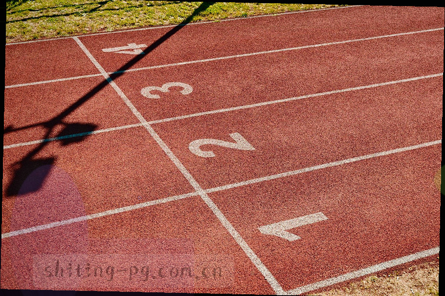 多个桌台缩略方块依次排列的新上架抽象示意图